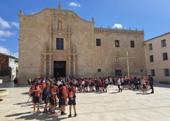 La Peregrina escolar reúne a más de 3.500 alumnos de una treintena de centros de Alicante