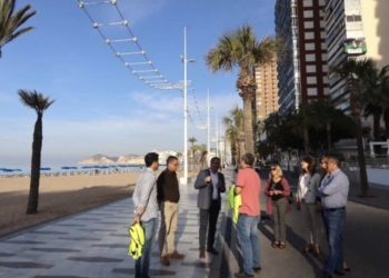 Finaliza la primera fase de la renovación de la catenaria de la Playa de Levante