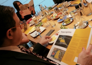 El alcalde de Villena traslada al Parlamento Europeo el proyecto de Nodo Logístico Levante Interior