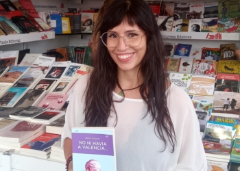 «Me gusta el contacto con el público, la escritura se completa con el proceso de lectura»