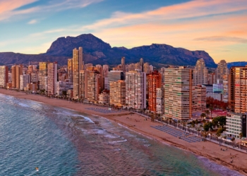 Benidorm vota para definir la legislatura de la recuperación pospandémica