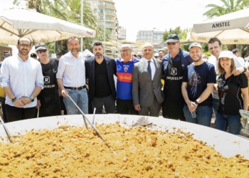 Multitudinario homenaje a la afición del Elche CF en la celebración del centenario del club