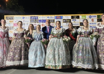 Sara Baeza Cantó, de la Foguera l’Entra al poble, y Emma Samper Richarte, de la Foguera Ancha de Castelar, Belleas del Foc 2023