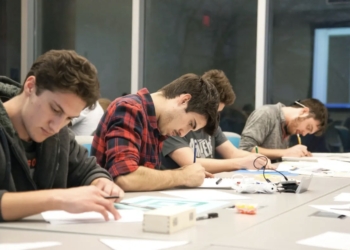 Torrevieja ya ha abierto el plazo de solicitudes para las ayudas a jóvenes estudiantes universitarios