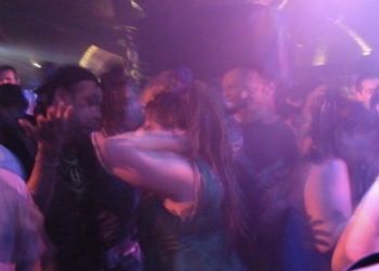 El sector del ocio y la hostelería respalda el protocolo municipal “Ací actuem” contra la violencia sexual