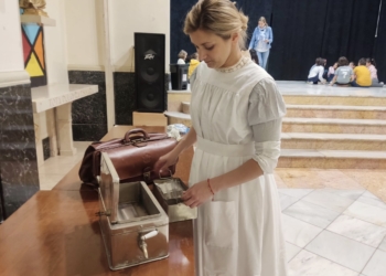 La Maleta viajera inaugura las actividades previas de la Semana Modernista