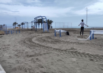 Alicante renueva las zonas deportivas en la arena de la Playa de San Juan