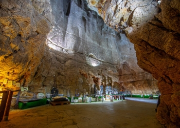 Rincones museísticos en las cuevas de la Comunitat Valenciana, como este de las Calaveras.