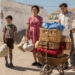 Asier Flores, Penélope Cruz y Raúl Arévalo en un momento del rodaje de la película 'Dolor y gloria' de Almodóvar.