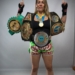 Eva Mª Naranjo posa con algunos de los títulos conseguidos durante su carrera.