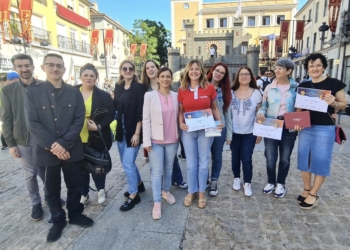 Comercio y Mercados y AEDE entregan los premios del I Concurso de Escaparates ‘Moros y Cristianos de Elda’