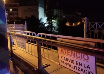 Cae un trozo de barandilla del Viaducto de Canalejas