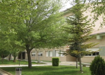 Villena aprueba el proyecto de reforma de la cubierta y eficiencia energética del IES Navarro Santafé