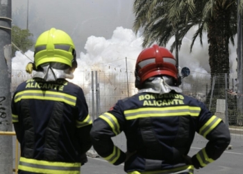 Alicante instala la protección de Luceros para las Mascletàs