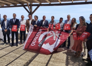 Torrevieja renueva sus 6 banderas Qualitur