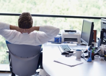 Economía recibe 41 solicitudes de empresas valencianas para implantar la jornada laboral de 4 días