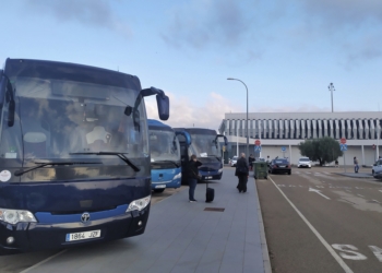 El servicio de autobús del aeropuerto de Castellón conectará también con València en julio y agosto