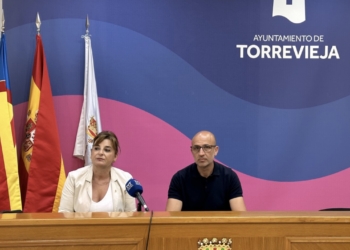 Presentadas las primeras becas a la excelencia académica de Rotary Club Torrevieja