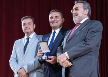 Bernabé Cano recibe la medalla de plata de la Real Orden del Mérito Deportivo