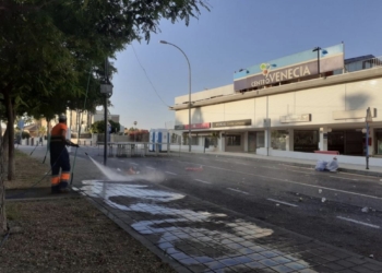 Alicante retira casi cinco mil toneladas de residuos durante las Hogueras