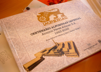 100 años de Alfombras Imperial en 100 páginas