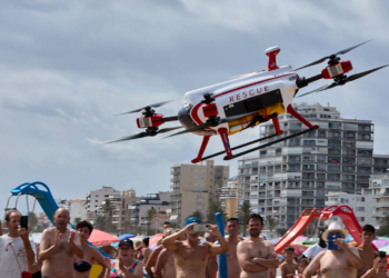 Drones: los (nuevos) vigilantes de las playas valencianas
