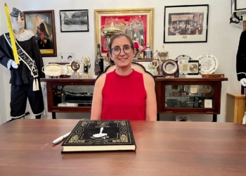 Eli Micó se ha convertido en la primera mujer que preside la Comparsa Estudiantes.