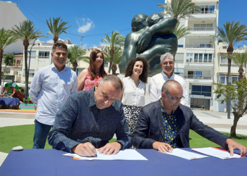 El ‘pacto del abrazo’ sella cuatro años más de gobierno progresista