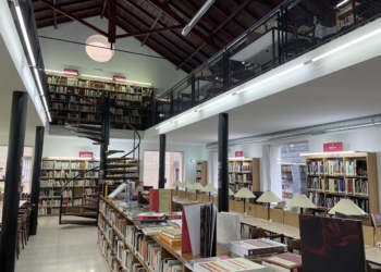 La Biblioteca Municipal “Enric Valor” edita dos folletos con recomendaciones de lectura para este verano