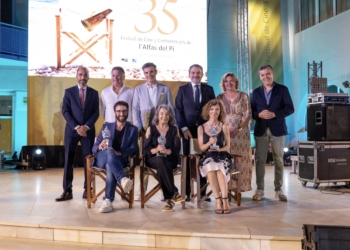 Carmen Sevilla levanta una oleada de aplausos en el inicio del Festival de Cine de l’Alfàs