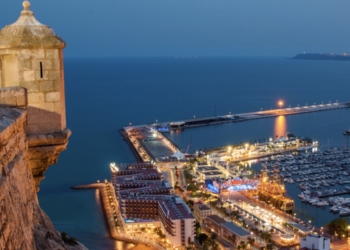 Alicante lidera la ocupación turística de la Comunitat en el mes de junio