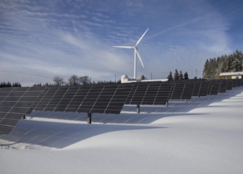 Desarrollan una herramienta para optimizar la producción conjunta de energía eólica y solar