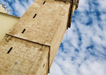 Villena iluminará el campanario de Santa María en conmemoración del Día Europeo en Memoria de las Víctimas de Crímenes de Odio