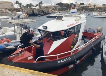 Los Bomberos de Alicante instalan un nuevo retén en Tabarca