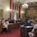 Alicante saca la gratuidad del autobús para jóvenes y el pago de tres millones para ayudas