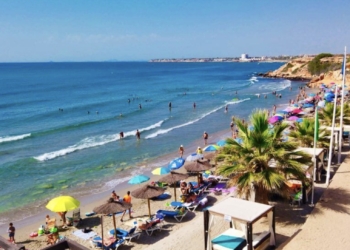 Juventud programa actividades para niños y jóvenes en las playas durante el mes de agosto