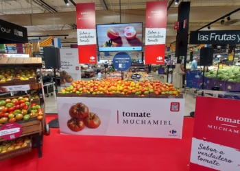 La campaña “Tomate Muchamiel” continúa en Carrefour de San Juan