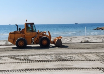 El Ayuntamiento trabaja con urgencia para restaurar la normalidad en una cala de Santa Pola del Este