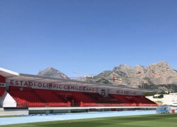 El CF La Nucía paga las nóminas pendientes y podrá competir en Segunda Federación