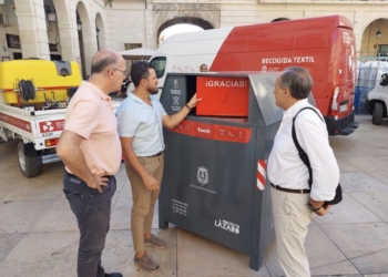 Alicante despliega 350 contenedores inteligentes para la recogida del residuo textil
