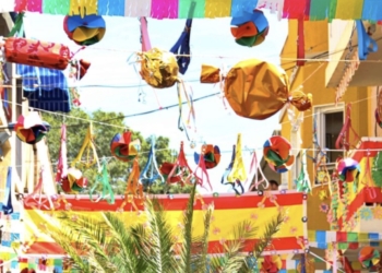 Santa Pola abre el plazo para solicitar el engalanamiento de calles en las fiestas patronales