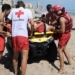 Policía Local y Cruz Roja efectúan un simulacro de salvamento en la playa del Perellonet