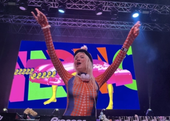 Los conciertos de la barraca popular arrastran a 35.000 personas en los primeros días