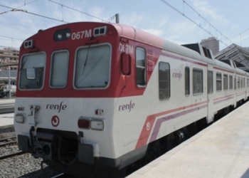 Renfe programa dos trenes especiales de Cercanías para asistir a la Nit de L’Albà