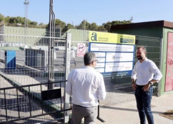 Benidorm inicia la instalación del nuevo césped artificial del campo anexo al estadio Guillermo Amor