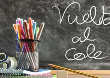 Empieza en Torrevieja la octava edición del «Bono Consumo, vuelta al cole»