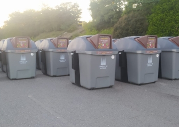 San Vicente adjudica por 900.000 euros el contrato para la renovación de 600 contenedores de residuos en el casco urbano