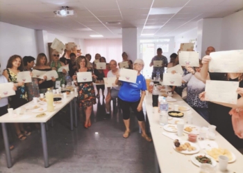 Más de ochenta personas participan en los talleres de crecimiento personal para personas adultas