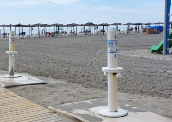 Santa Pola mantendrá en funcionamiento todo el año los lavapiés de las playas