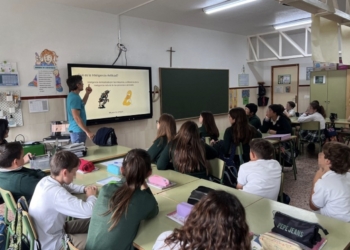 La Universidad de Alicante desarrolla un proyecto para introducir la Inteligencia Artificial en educación primaria